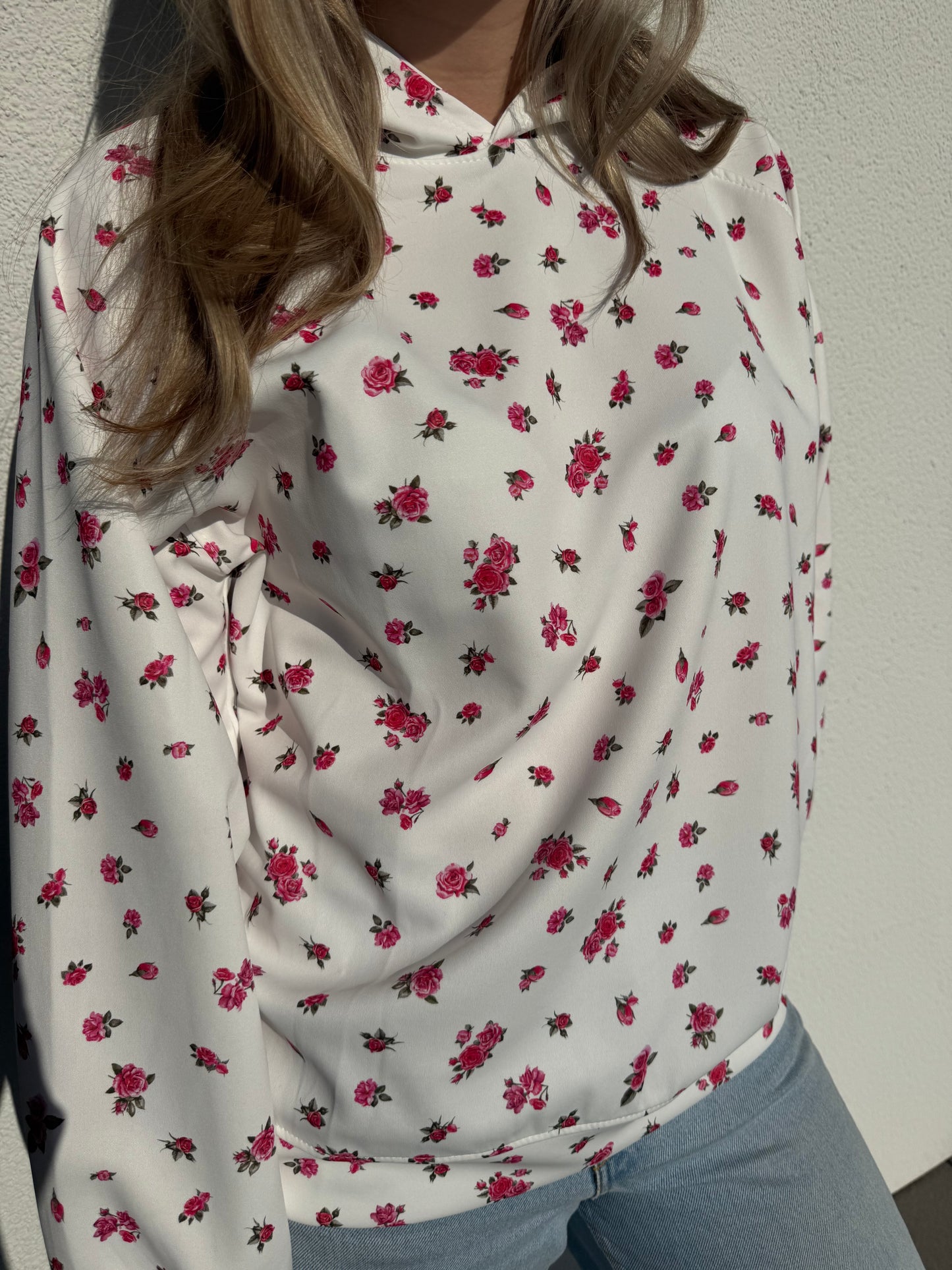 Kapuzenpullover mit Blümchen