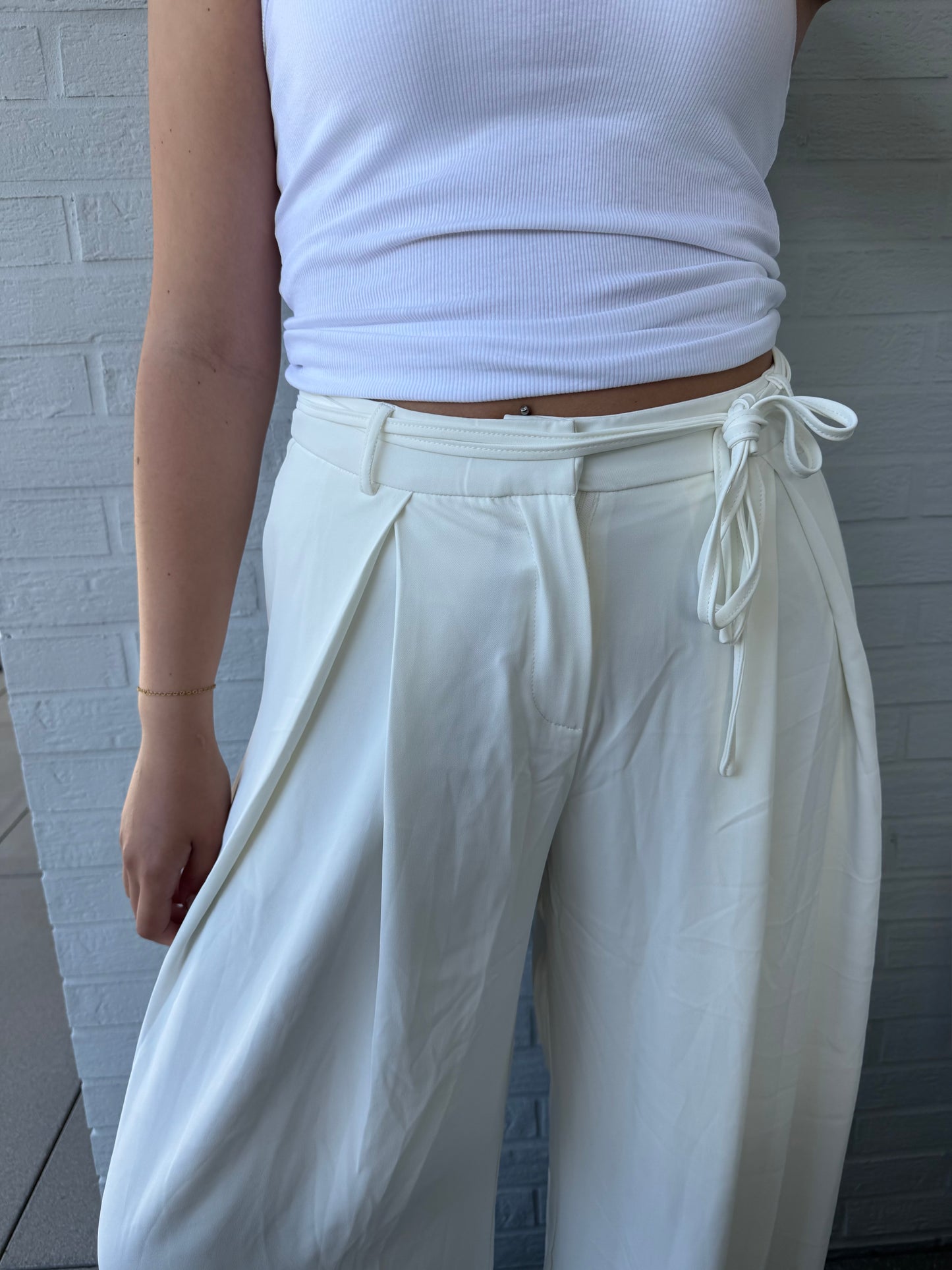 Hose white summer