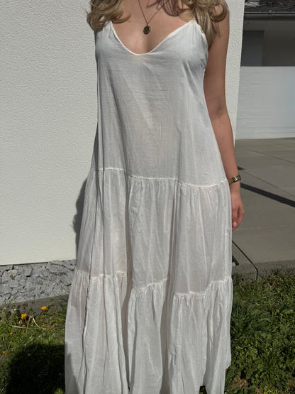 Weißes Baumwollkleid