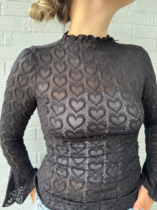Spitzenshirt mit Herzen