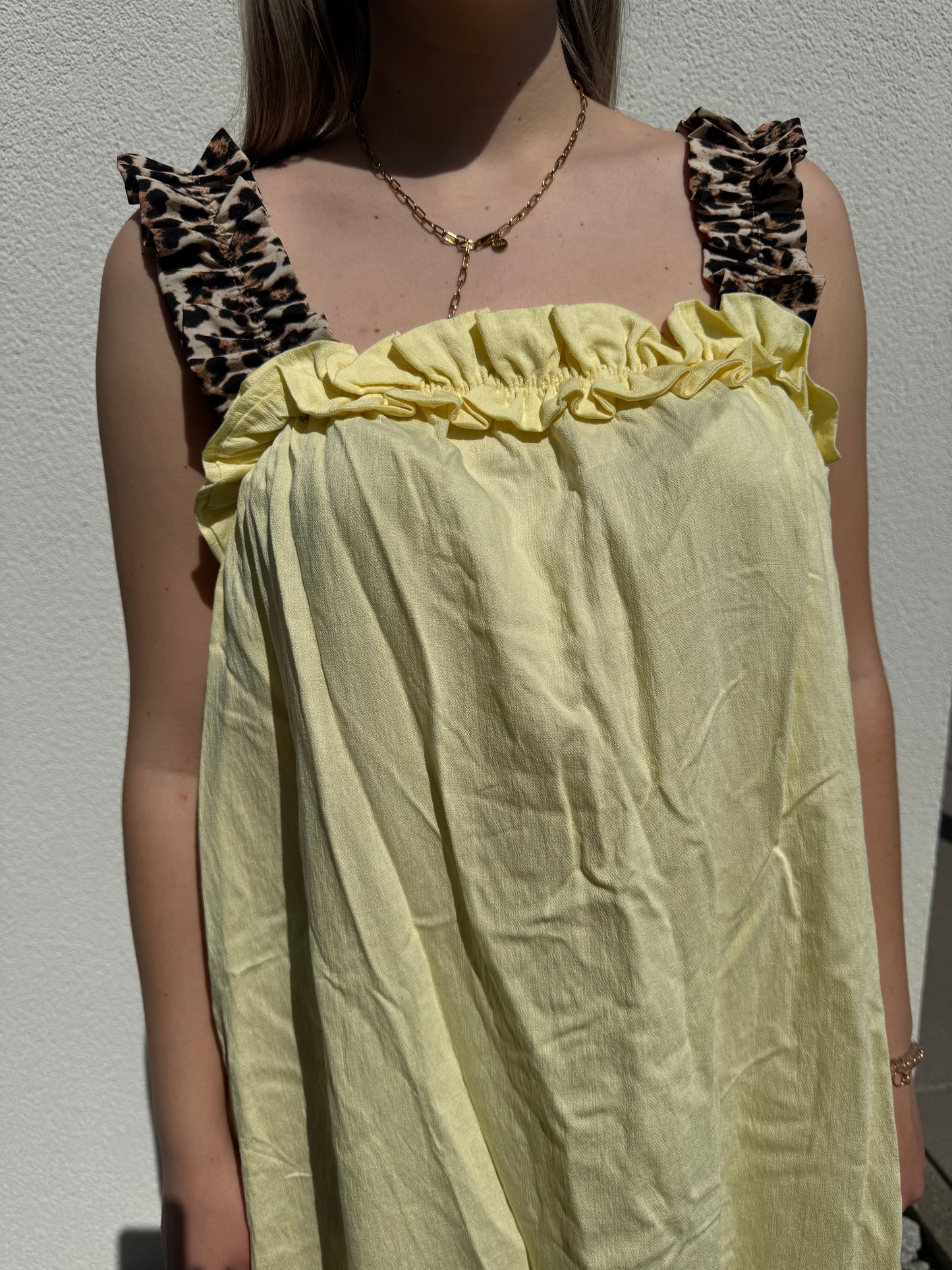 Kleid mit Leo Trägern