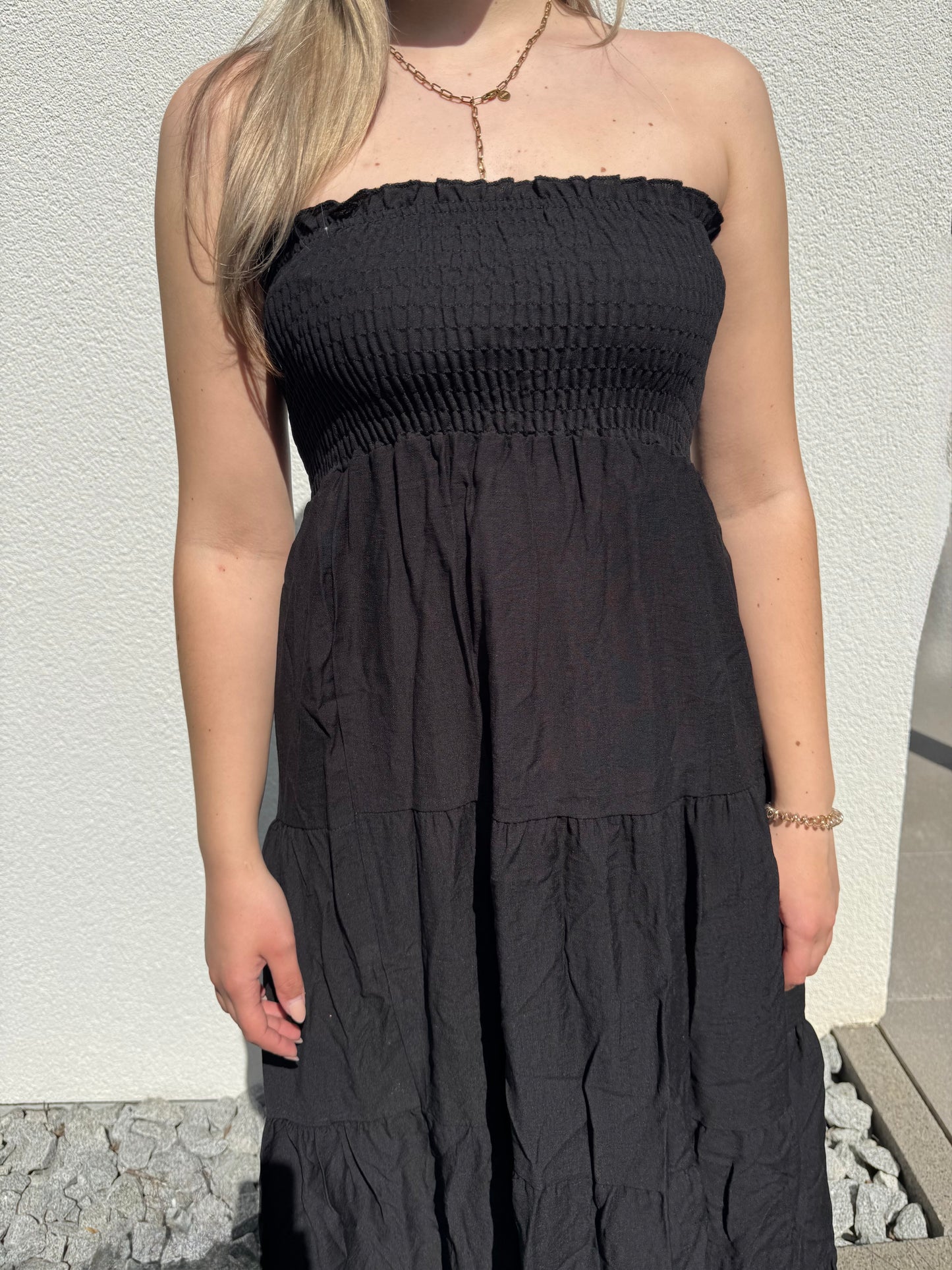 Langes schulterfreies Kleid schwarz