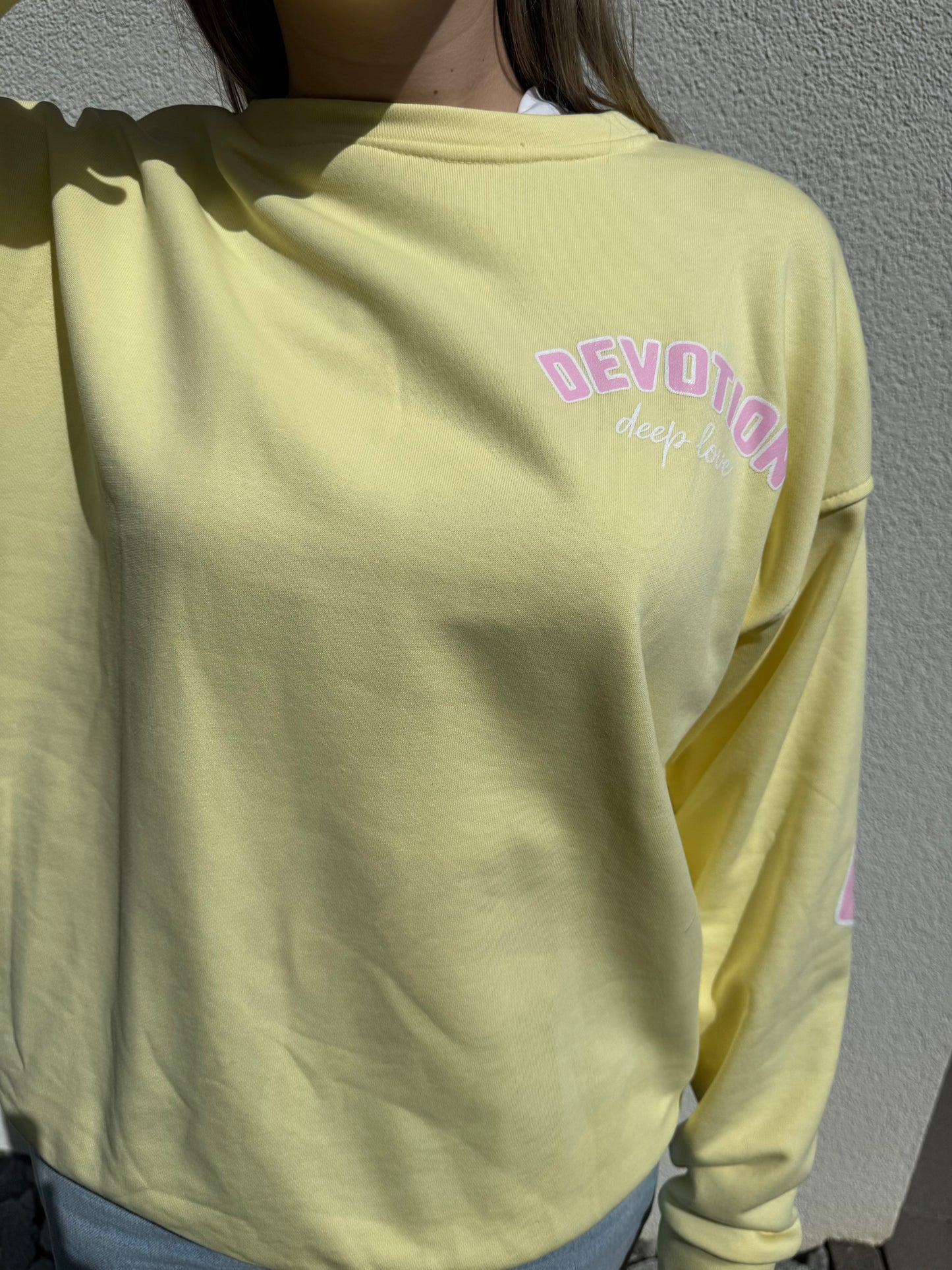 Sweatshirt "Devotion" gelb