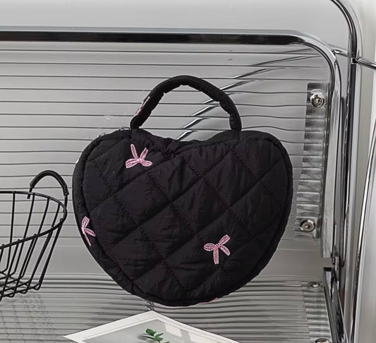 Kosmetiktasche in Herzform mit Tragegriff - schwarz