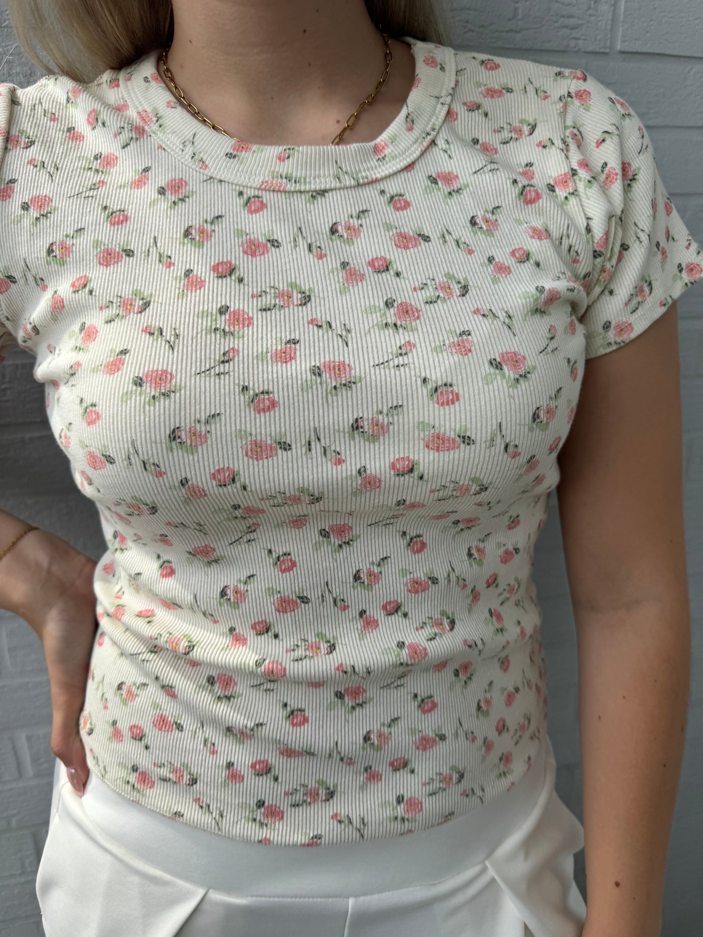 Geripptes Tshirt mit Blümchen