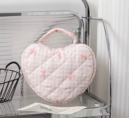 Kosmetiktasche in Herzform mit Tragegriff - rosa
