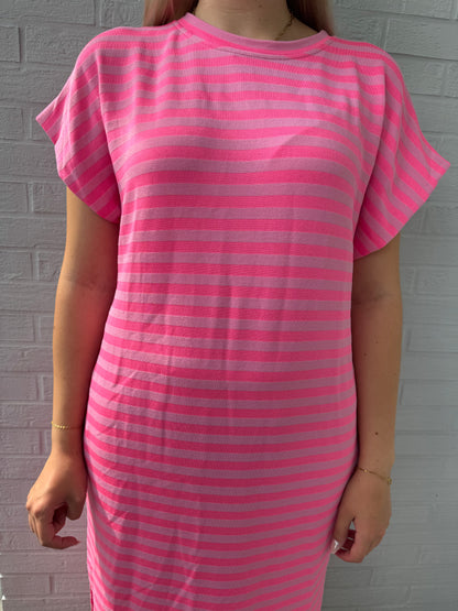 Kleid mit Streifen rosa pink